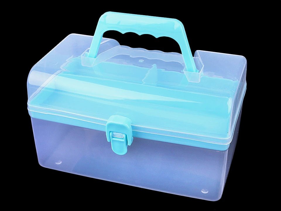 Plastmasas kaste ar rokturi rokdarbiem
