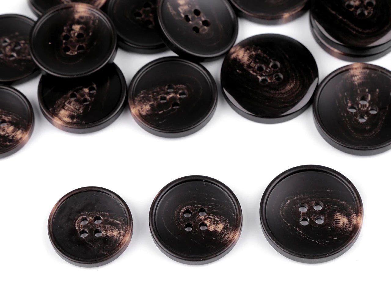 Plastmasas pogas 27 mm-tumši brūnas ar bēšu akcentu